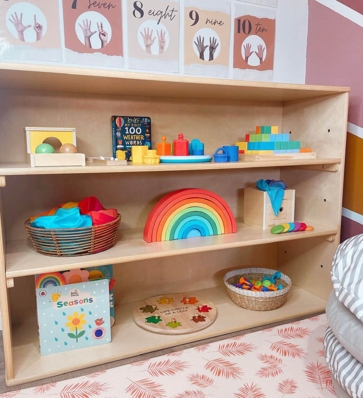 wooden toy "shelfie"